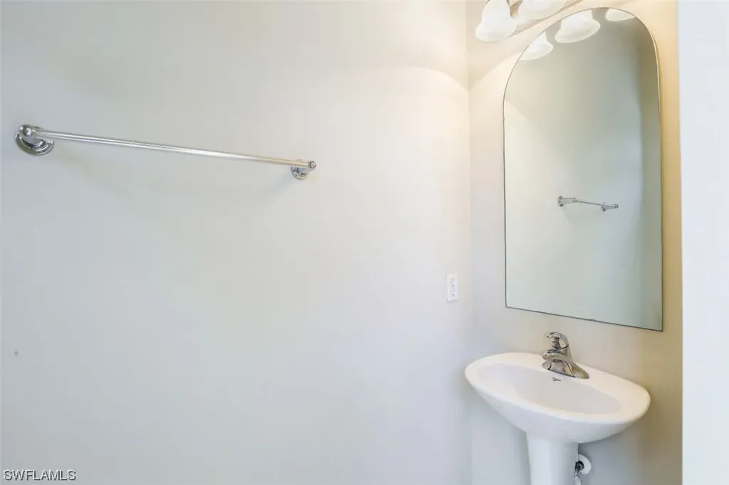 400 Cypress Way W Naples FL 34110
