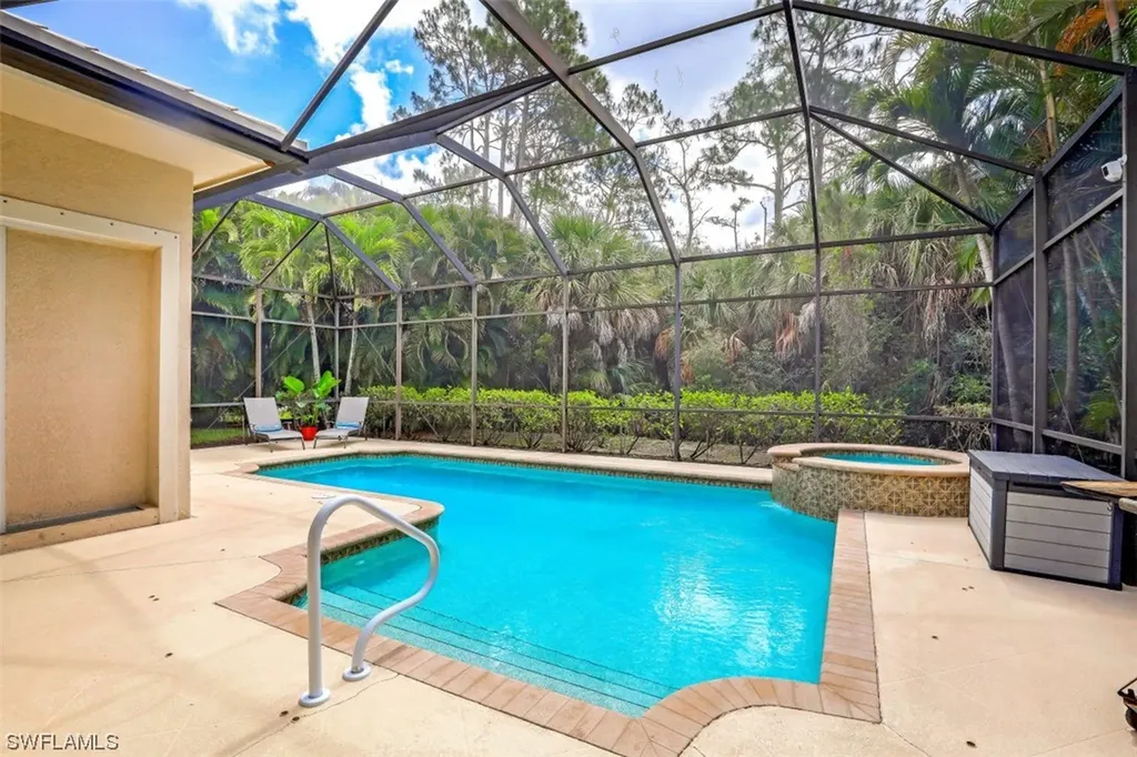 400 Cypress Way W Naples FL 34110