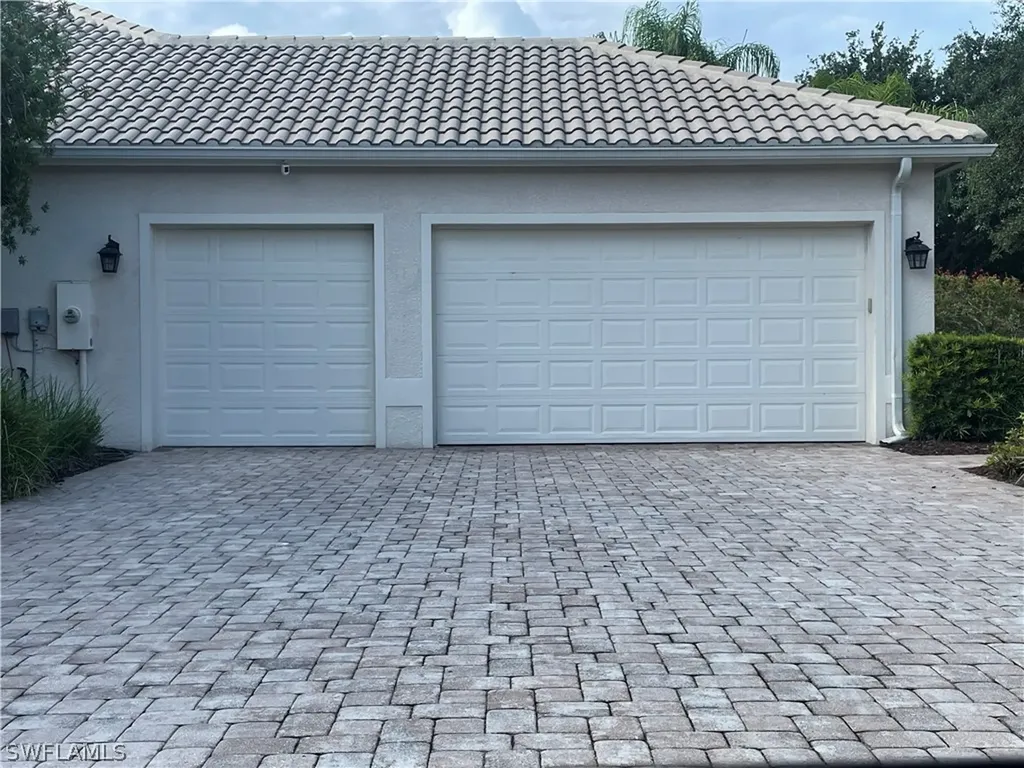 400 Cypress Way W Naples FL 34110