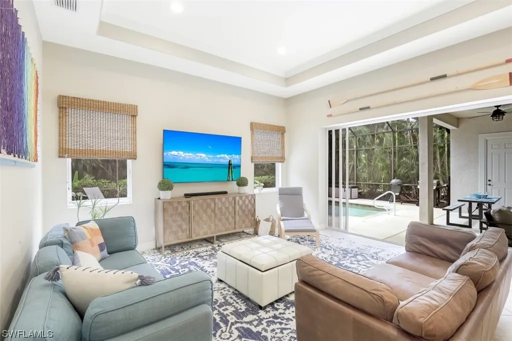400 Cypress Way W Naples FL 34110