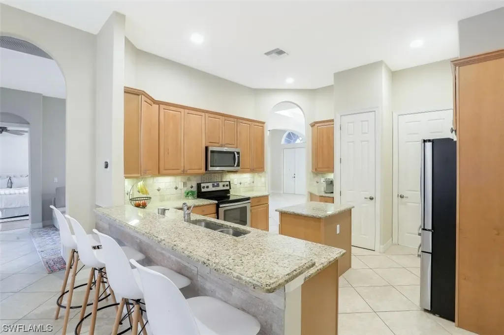 400 Cypress Way W Naples FL 34110