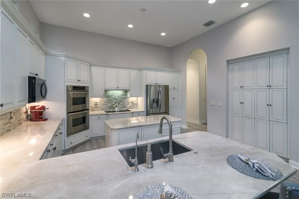 3136 Terramar Drive Naples FL 34119