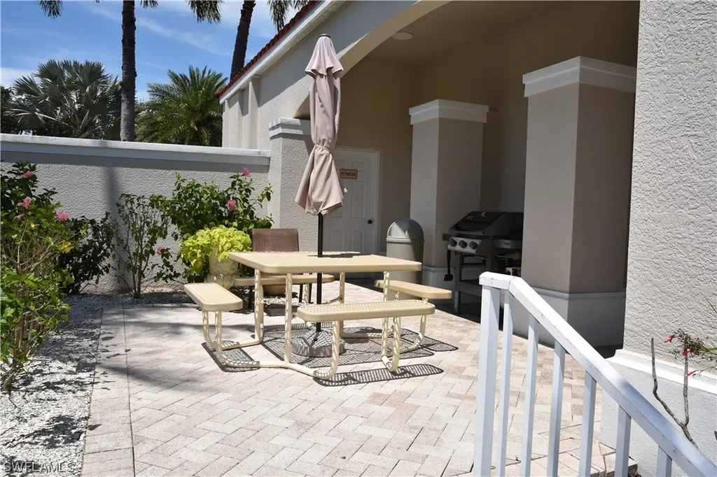 1560 Clermont Drive Naples FL 34109