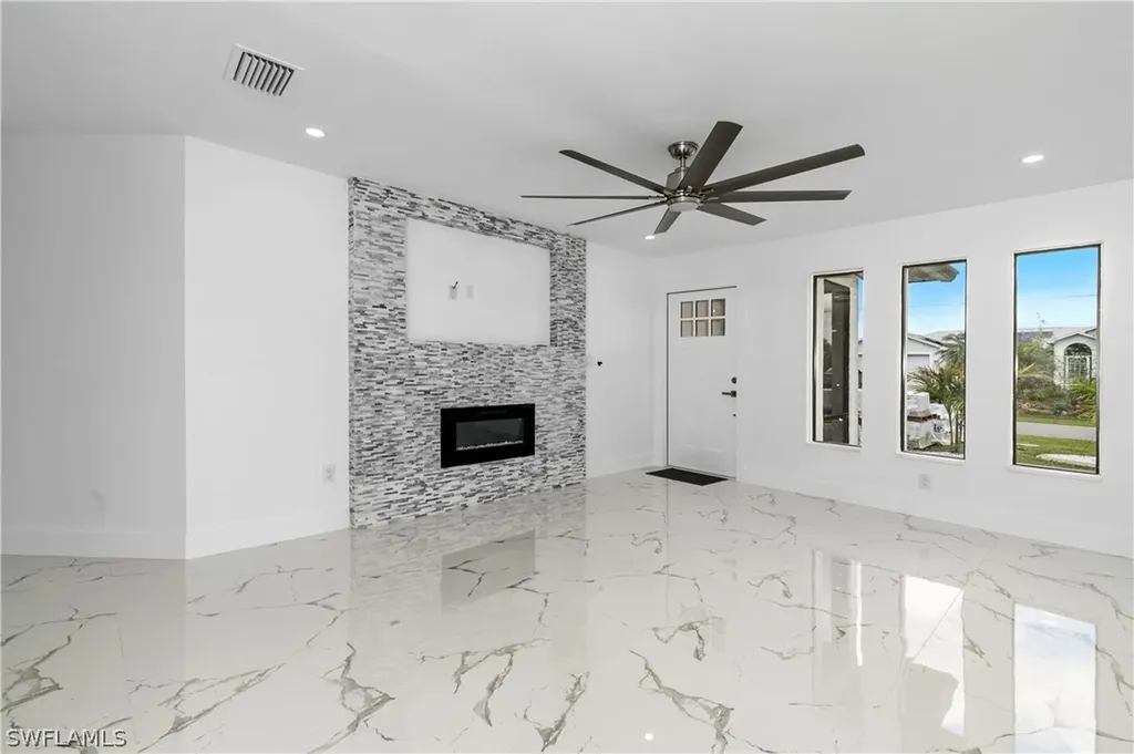 1402 NE 11th Terrace Cape Coral FL 33909