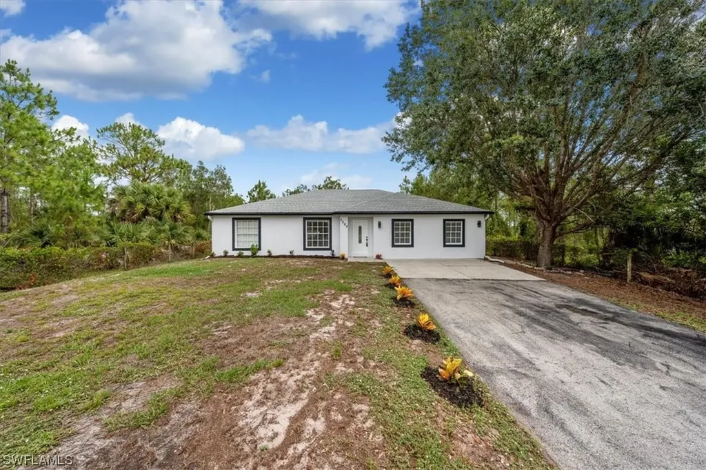 3585 47th Avenue NE Naples FL 34120