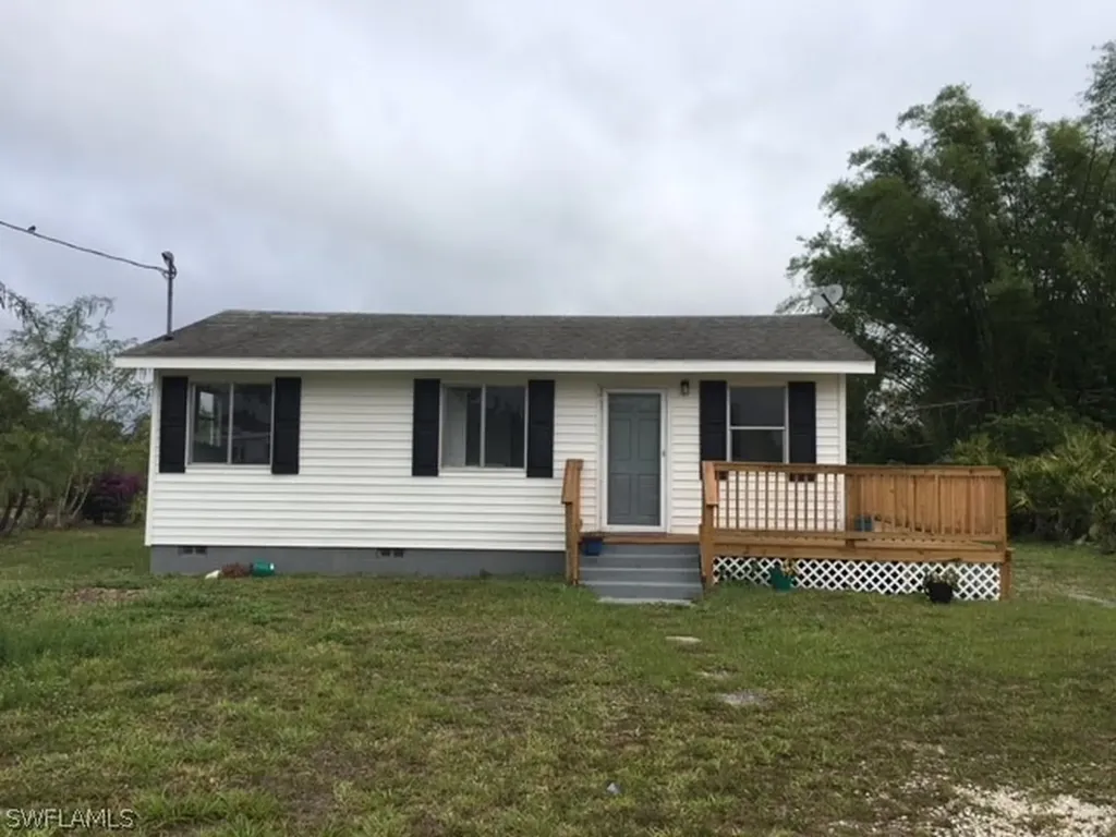 2904 11th Street SW Lehigh Acres FL 33976