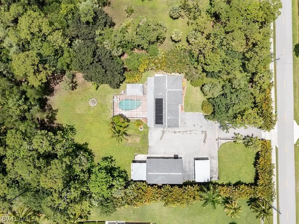 160 Price Street Naples FL 34113