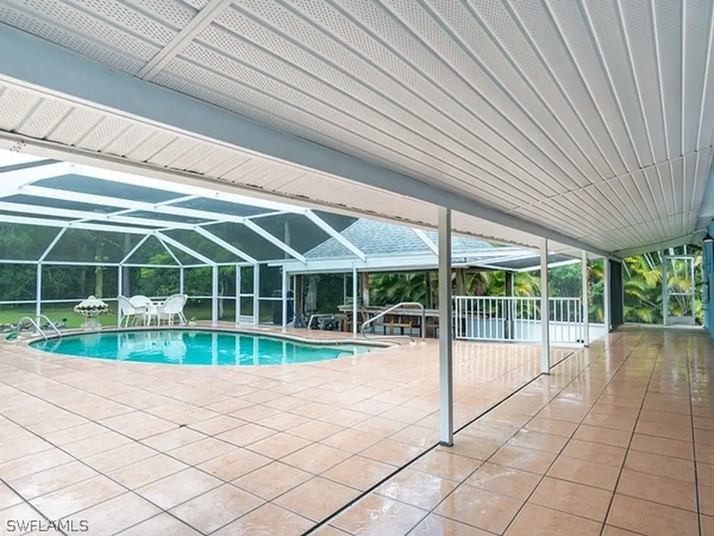 160 Price Street Naples FL 34113
