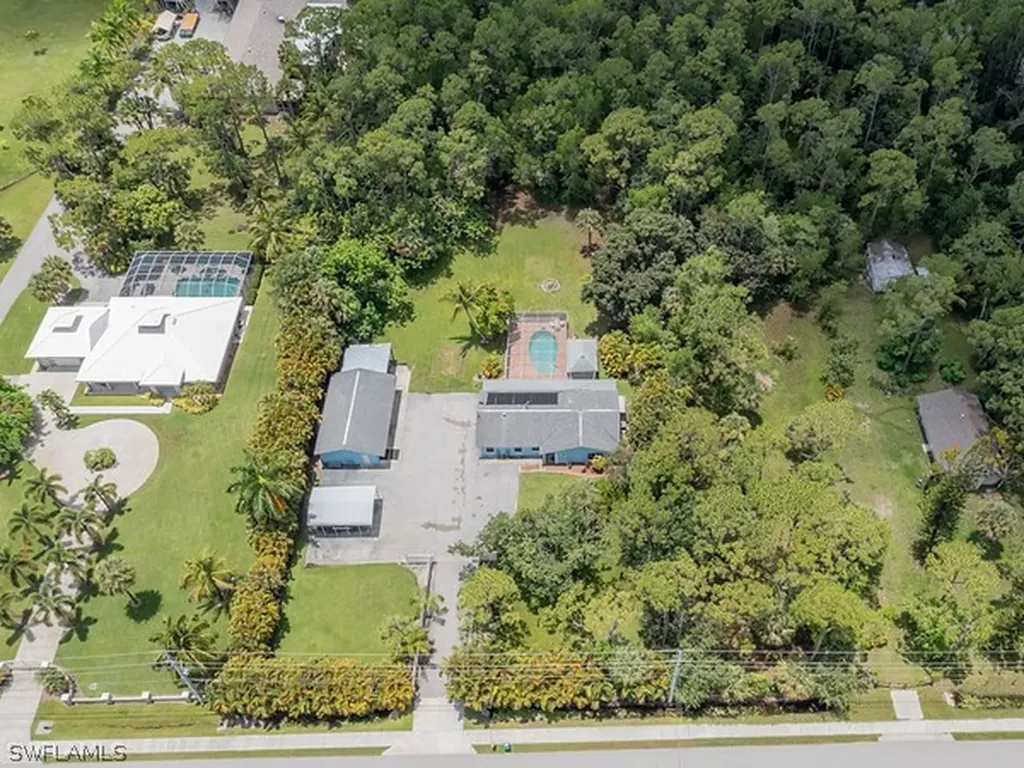 160 Price Street Naples FL 34113