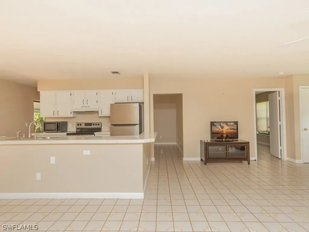 160 Price Street Naples FL 34113