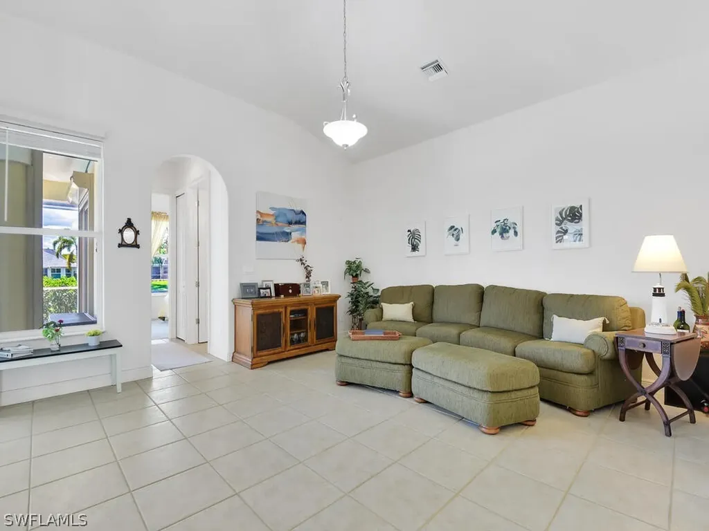 2701 SW 37th Street Cape Coral FL 33914
