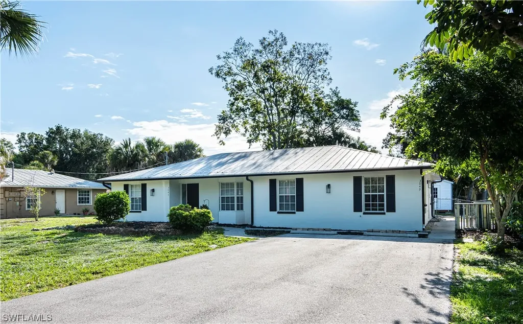 3047 Gordon Street Naples FL 34112