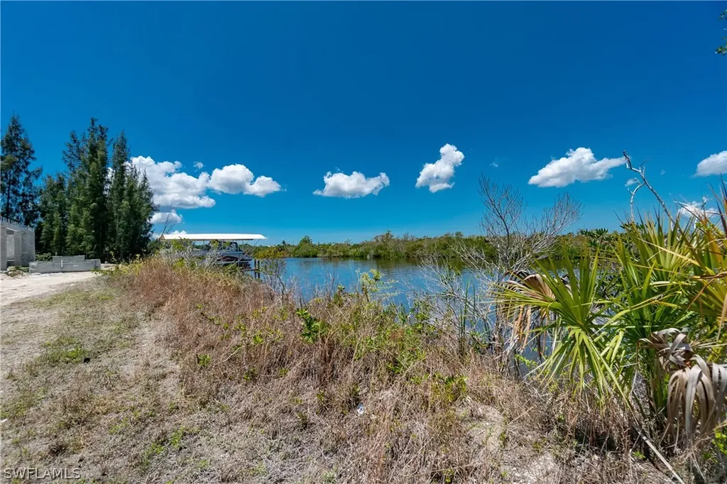 1430 NW 42nd Avenue Cape Coral FL 33993