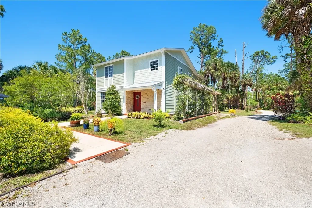 130 8th Street NE Naples FL 34120