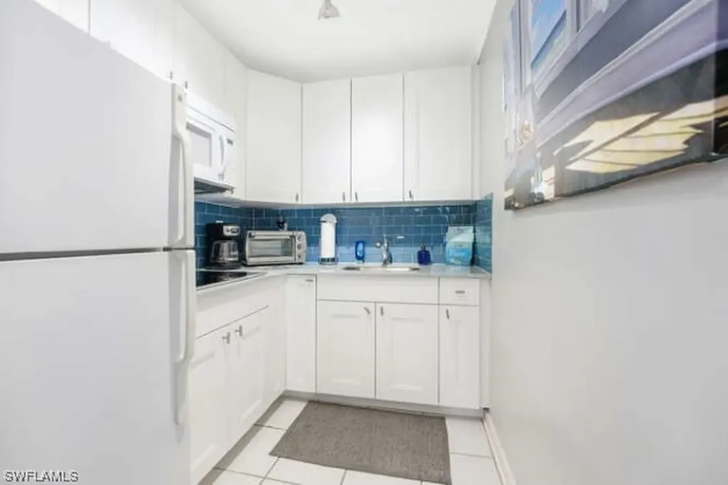 1295 Gulf Shore Boulevard S Naples FL 34102