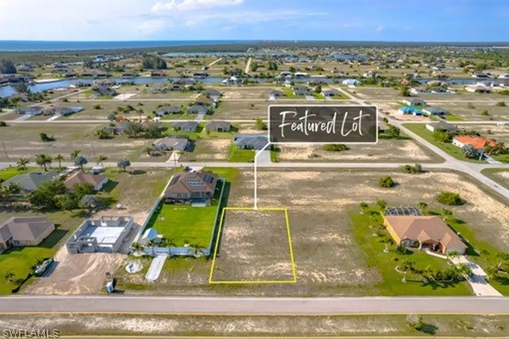 4335 Jacaranda W Cape Coral FL 33993