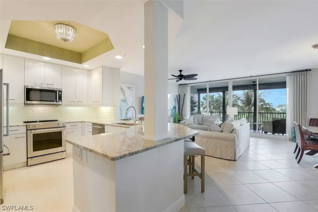 430 Cove Tower Drive Naples FL 34110
