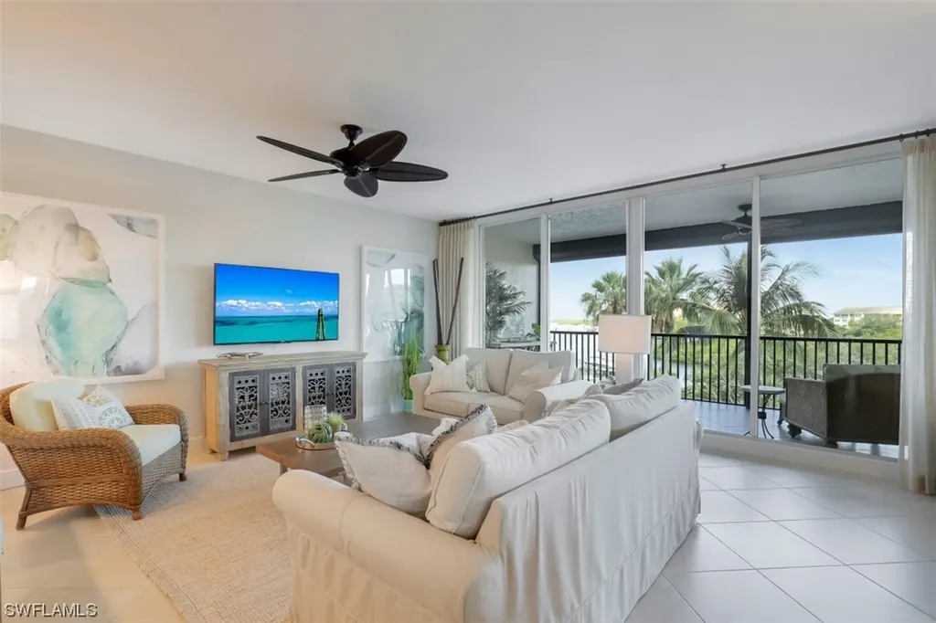 430 Cove Tower Drive Naples FL 34110