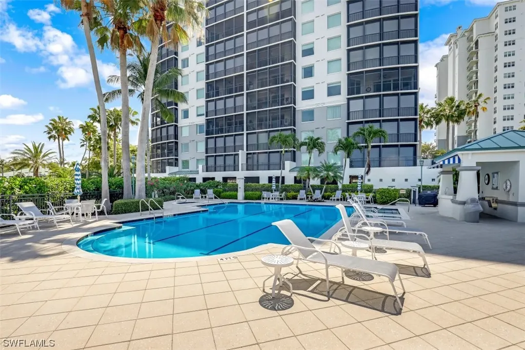 430 Cove Tower Drive Naples FL 34110