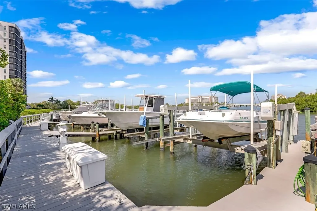 430 Cove Tower Drive Naples FL 34110