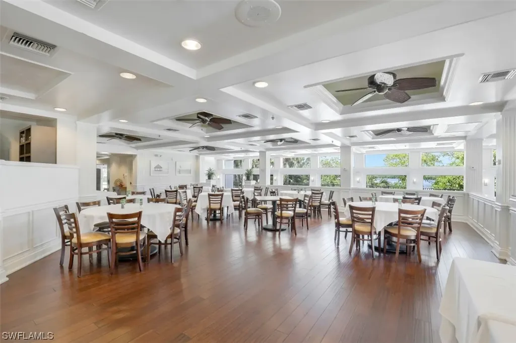 430 Cove Tower Drive Naples FL 34110