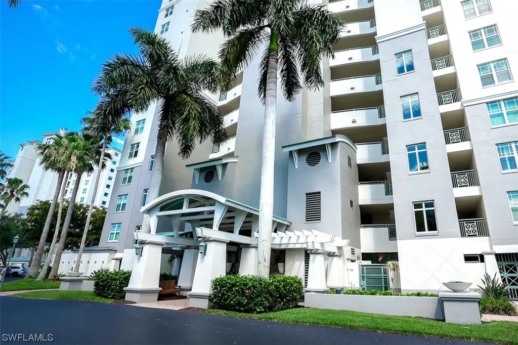 430 Cove Tower Drive Naples FL 34110