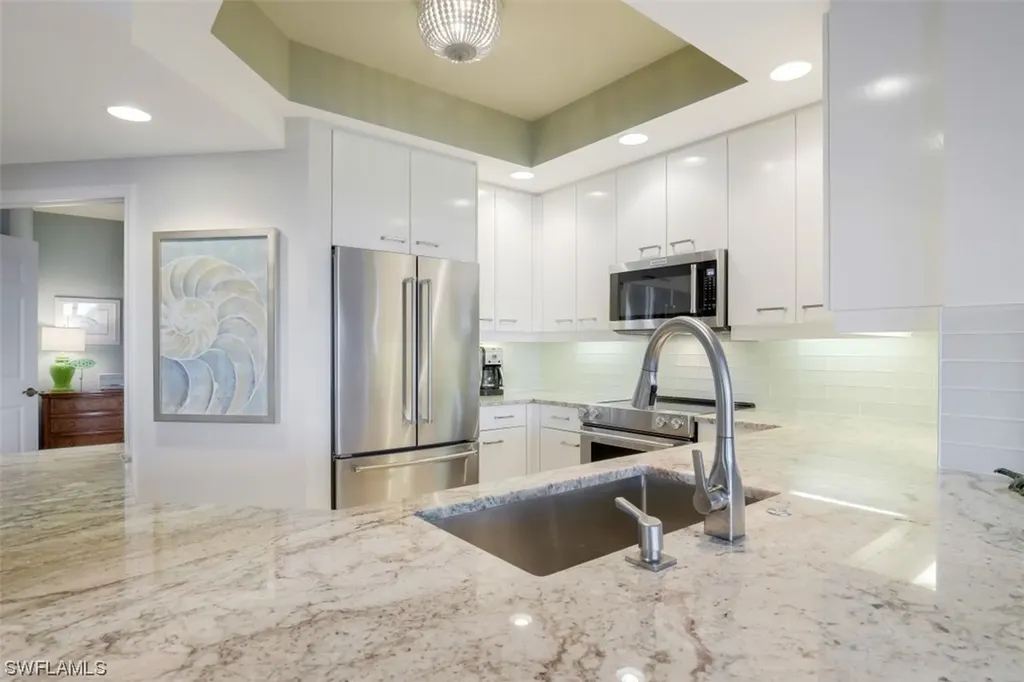 430 Cove Tower Drive Naples FL 34110