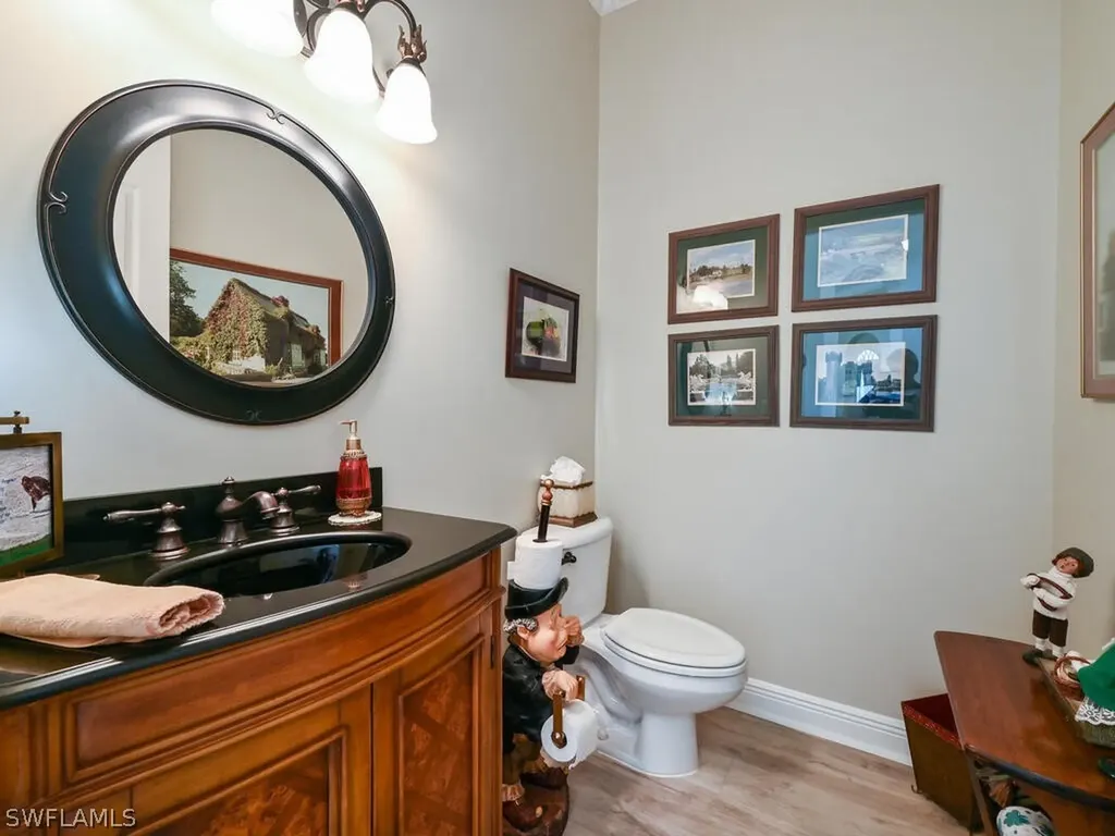 5044 Cerromar Drive Naples FL 34112