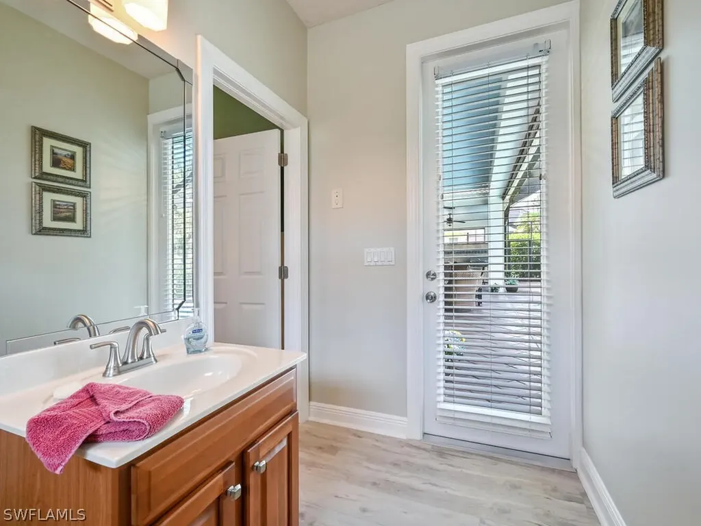 5044 Cerromar Drive Naples FL 34112