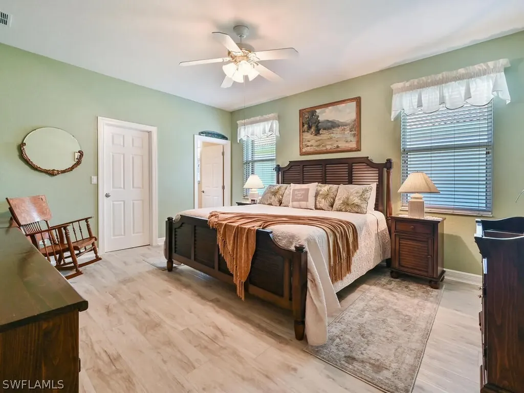 5044 Cerromar Drive Naples FL 34112
