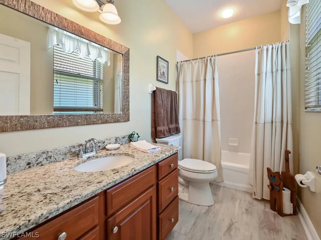 5044 Cerromar Drive Naples FL 34112