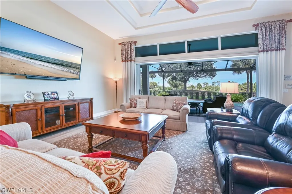 5044 Cerromar Drive Naples FL 34112