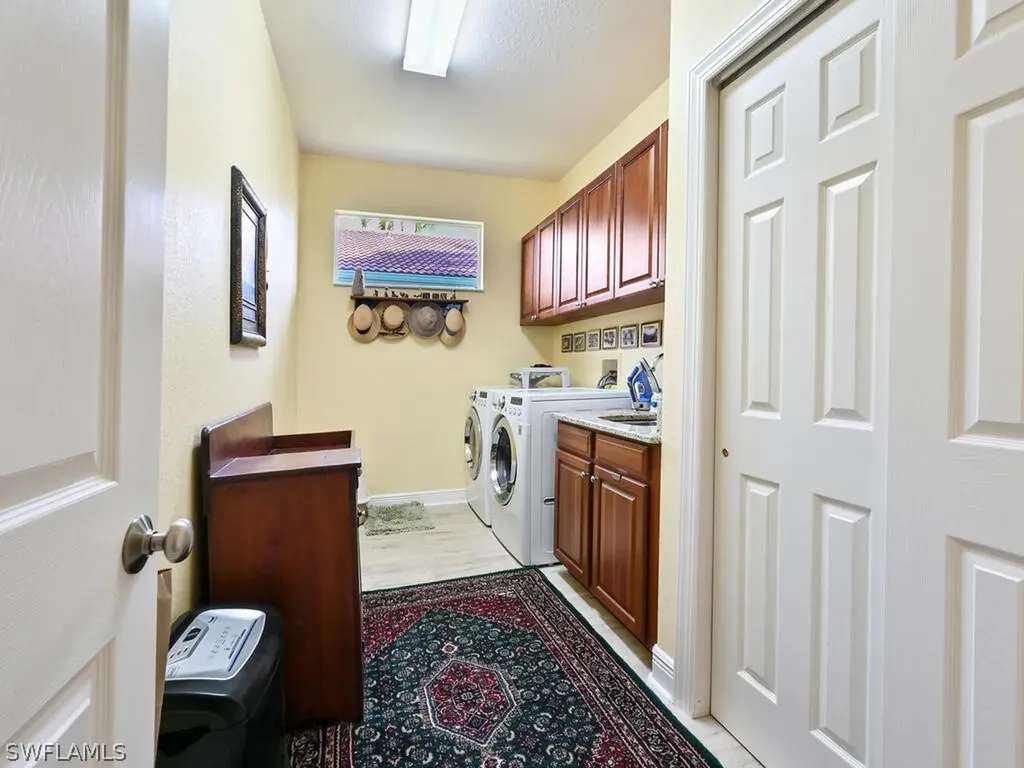 5044 Cerromar Drive Naples FL 34112
