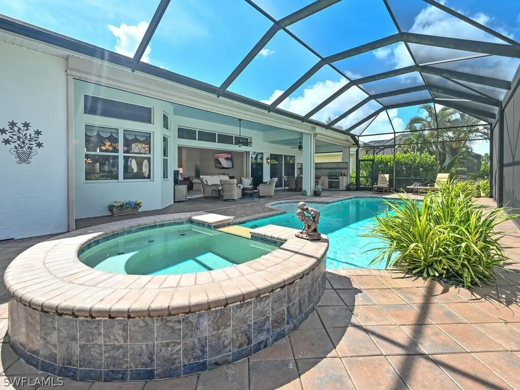 5044 Cerromar Drive Naples FL 34112