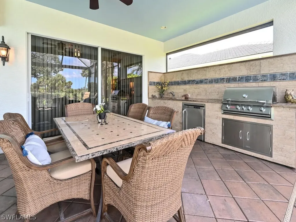 5044 Cerromar Drive Naples FL 34112
