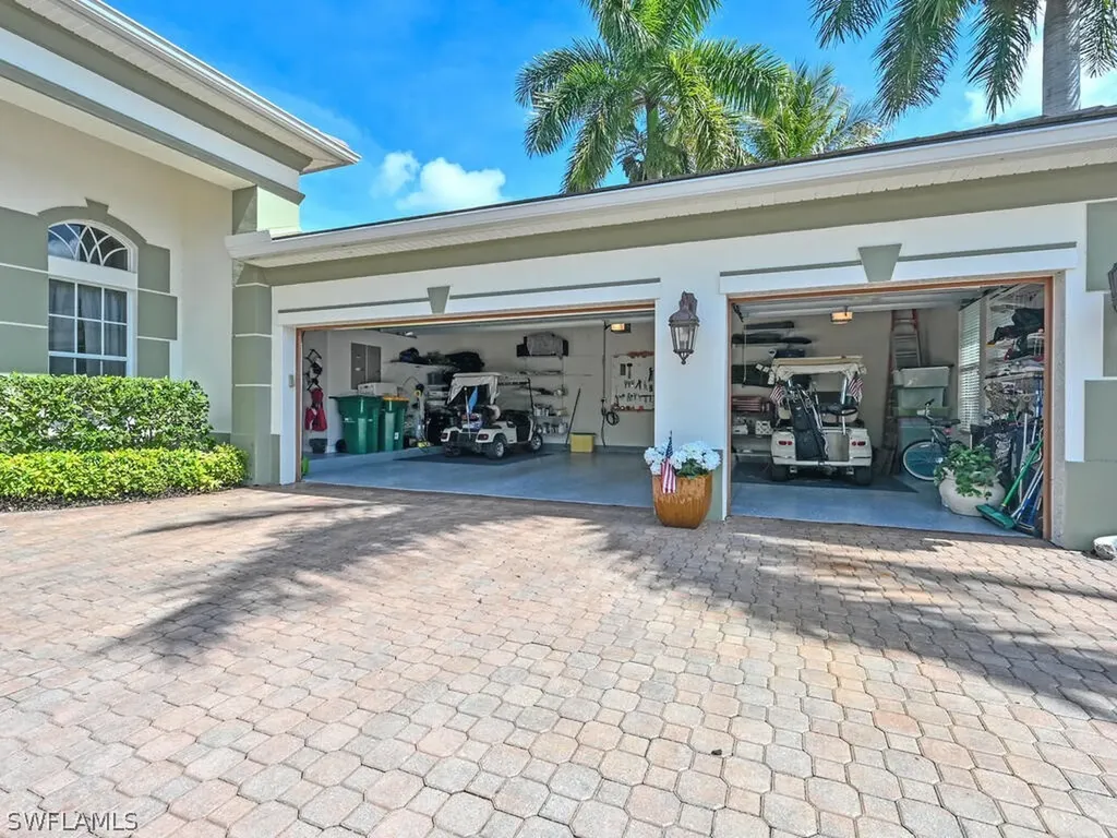 5044 Cerromar Drive Naples FL 34112