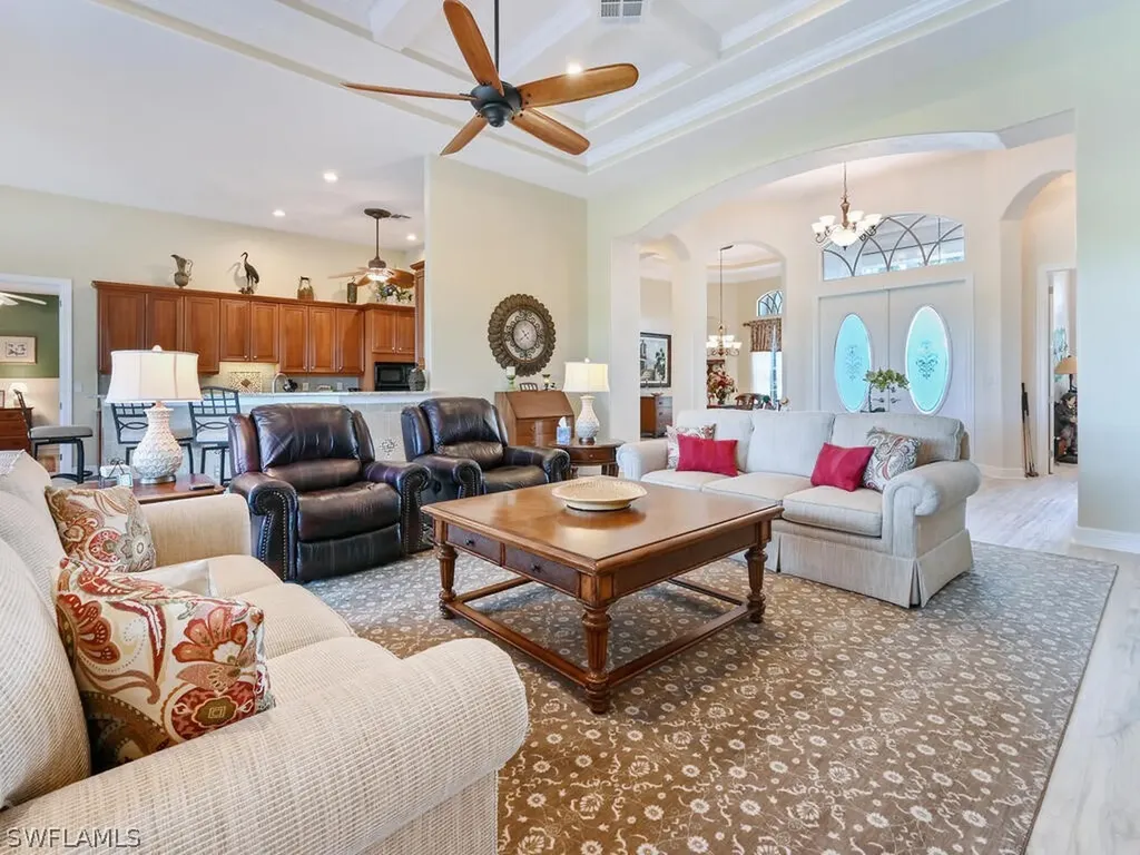 5044 Cerromar Drive Naples FL 34112