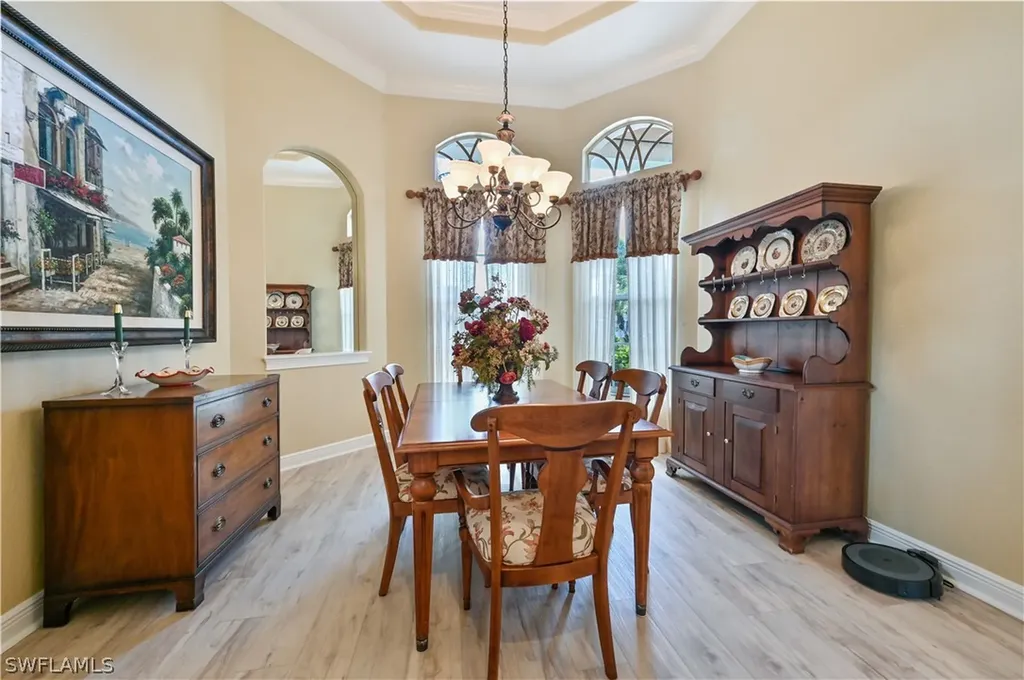 5044 Cerromar Drive Naples FL 34112