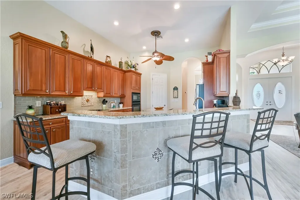 5044 Cerromar Drive Naples FL 34112