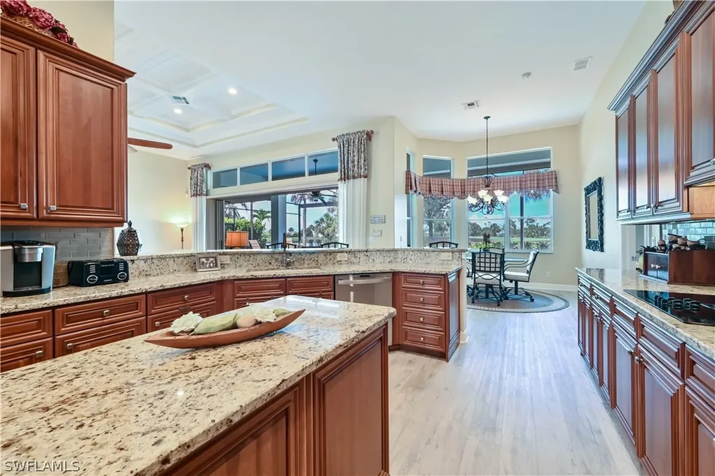 5044 Cerromar Drive Naples FL 34112