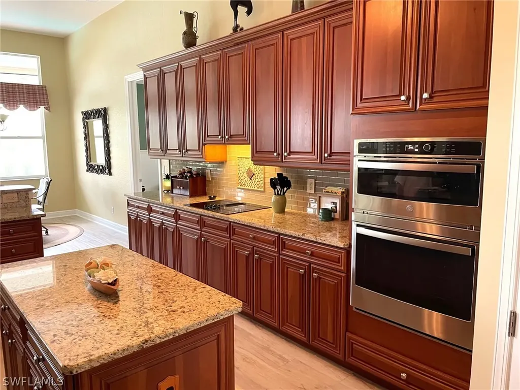 5044 Cerromar Drive Naples FL 34112