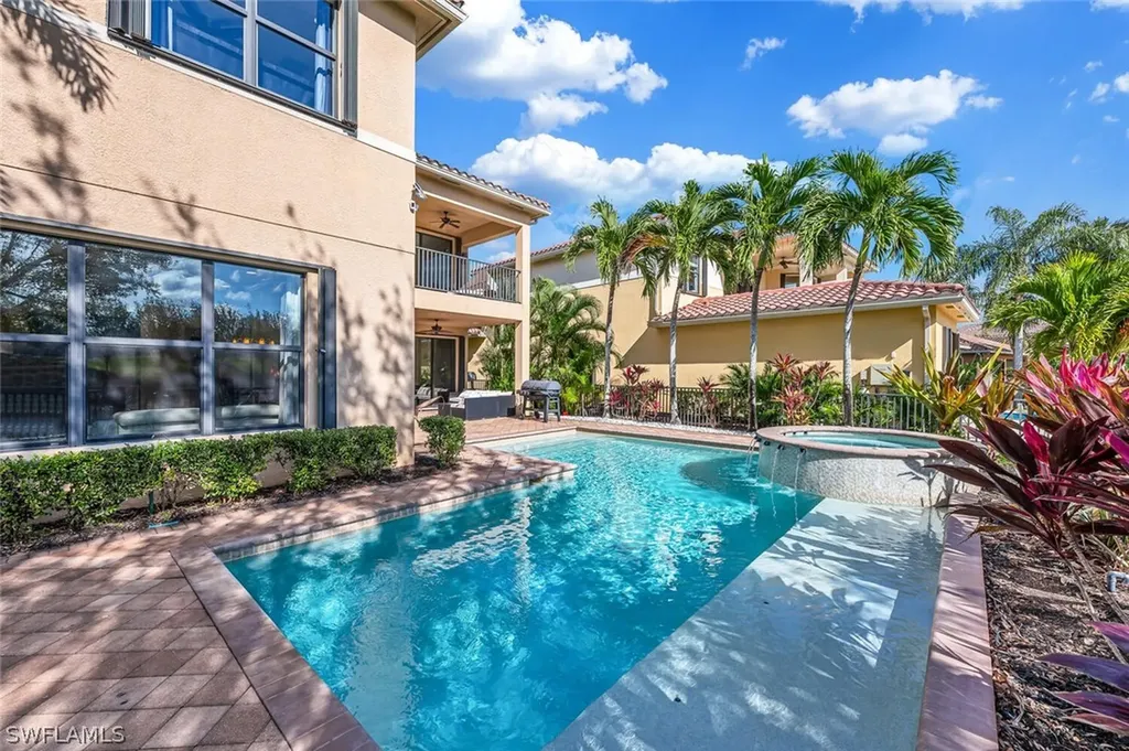 3642 Santaren Court Naples FL 34119