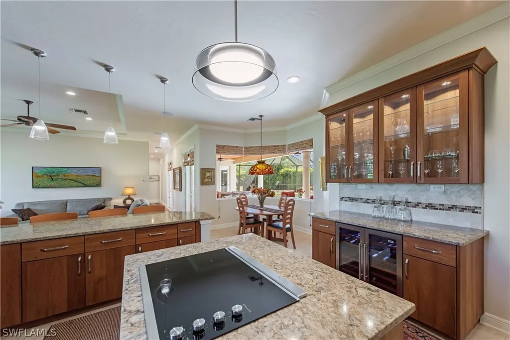 2017 Merlin Court Naples FL 34105
