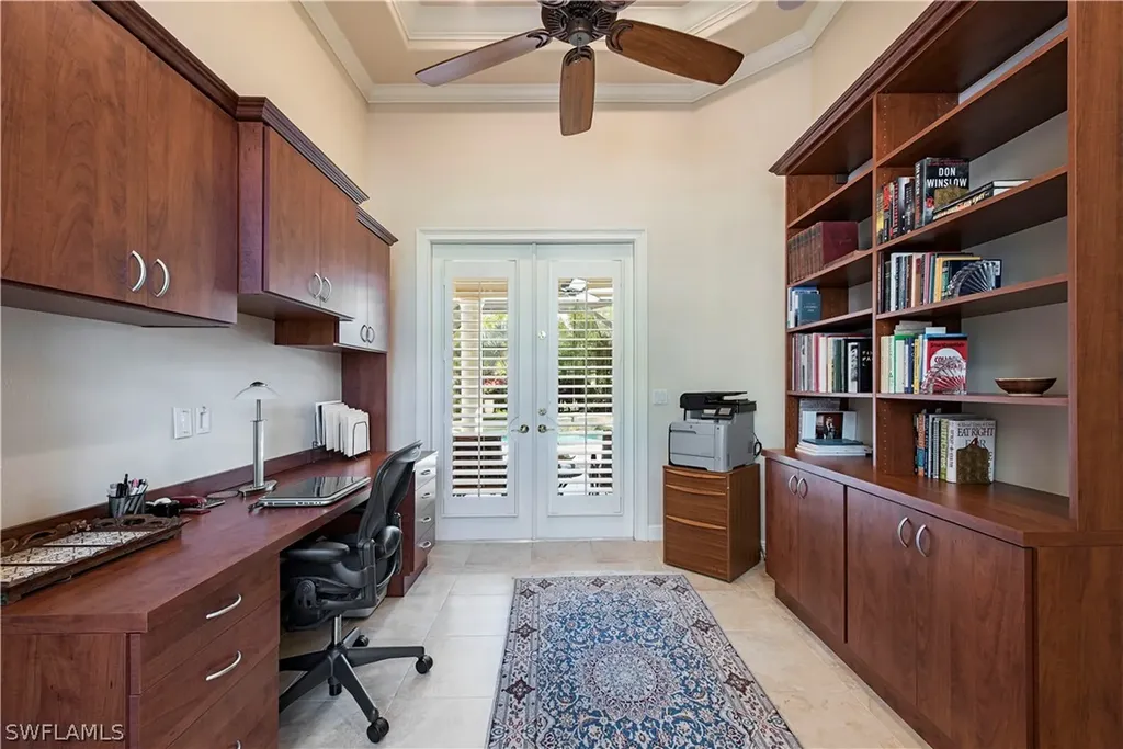 2017 Merlin Court Naples FL 34105