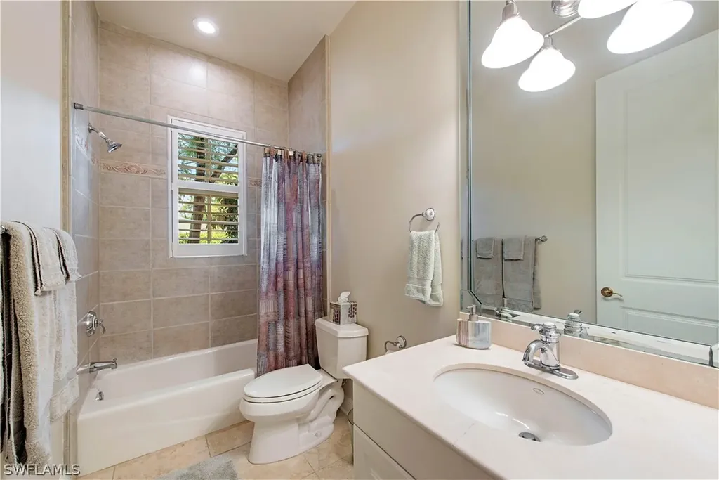 2017 Merlin Court Naples FL 34105