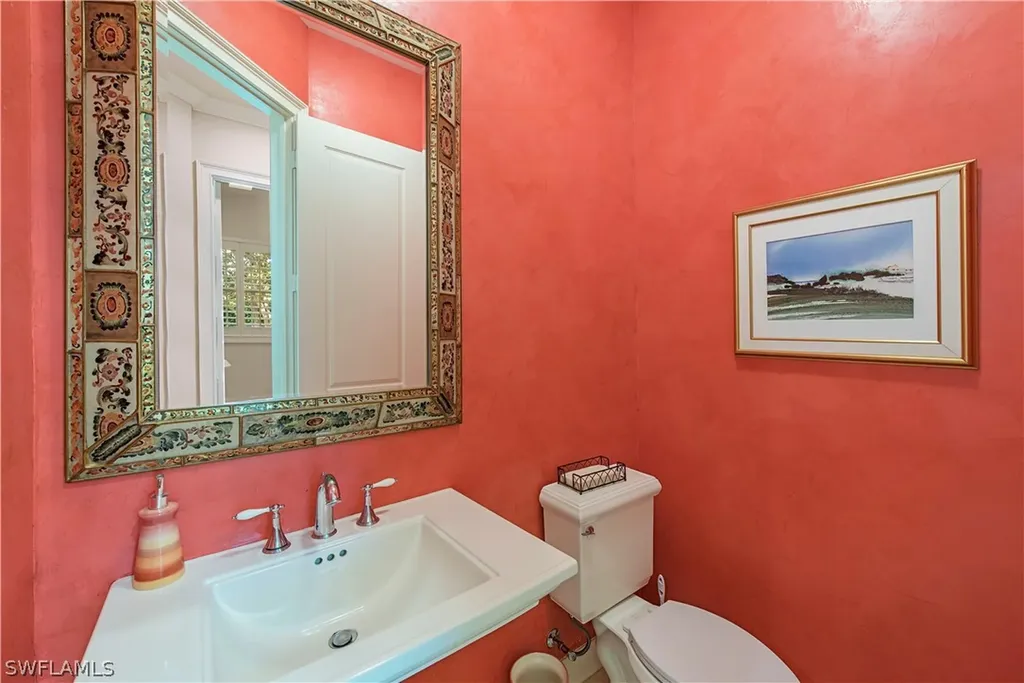 2017 Merlin Court Naples FL 34105