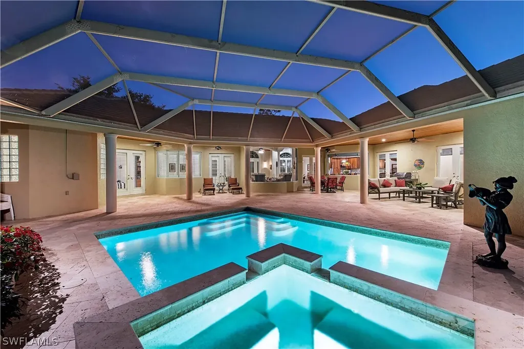 2017 Merlin Court Naples FL 34105