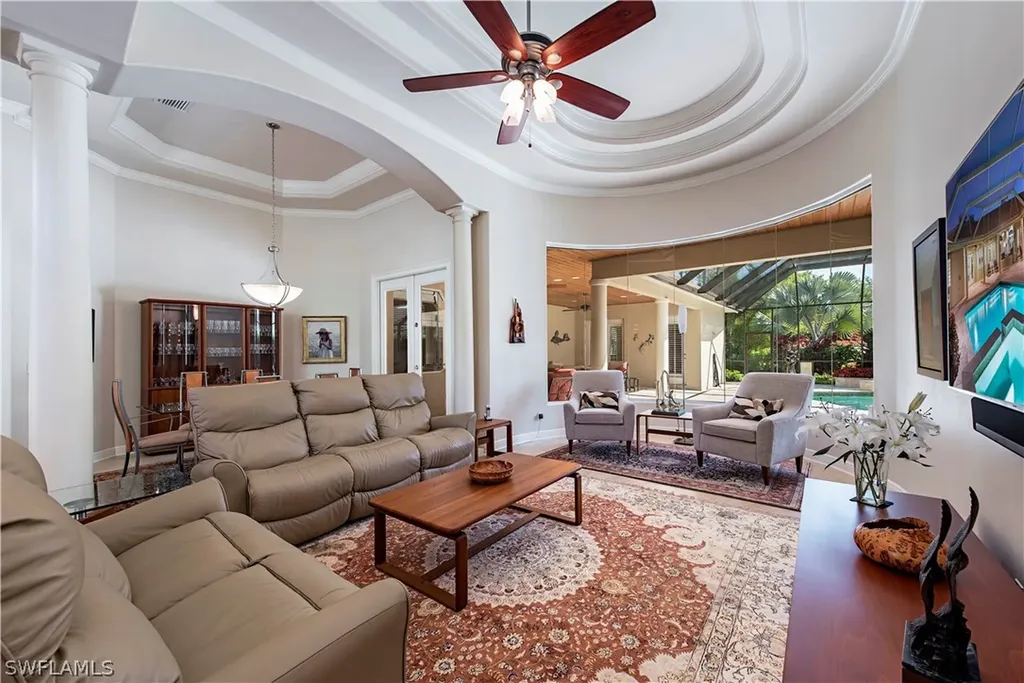 2017 Merlin Court Naples FL 34105
