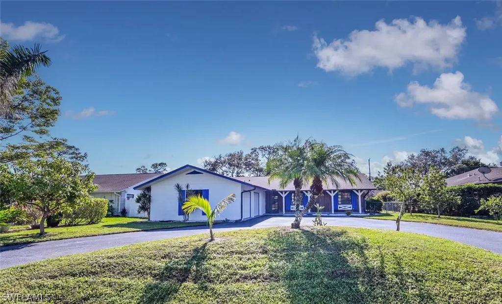 208 Erie Drive Naples FL 34110