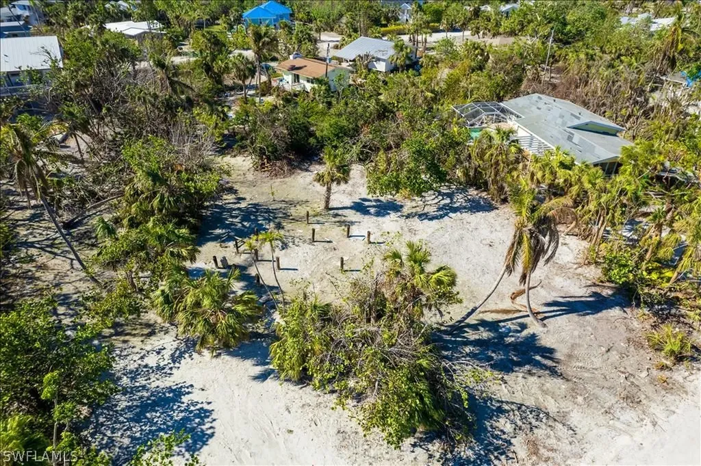 1119 Seagrape Lane Sanibel FL 33957